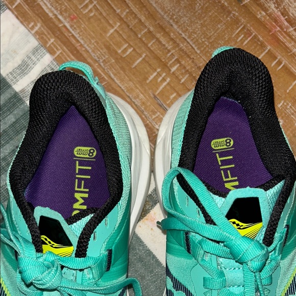 Saucony Tempus like NEW - Picture 6 of 7